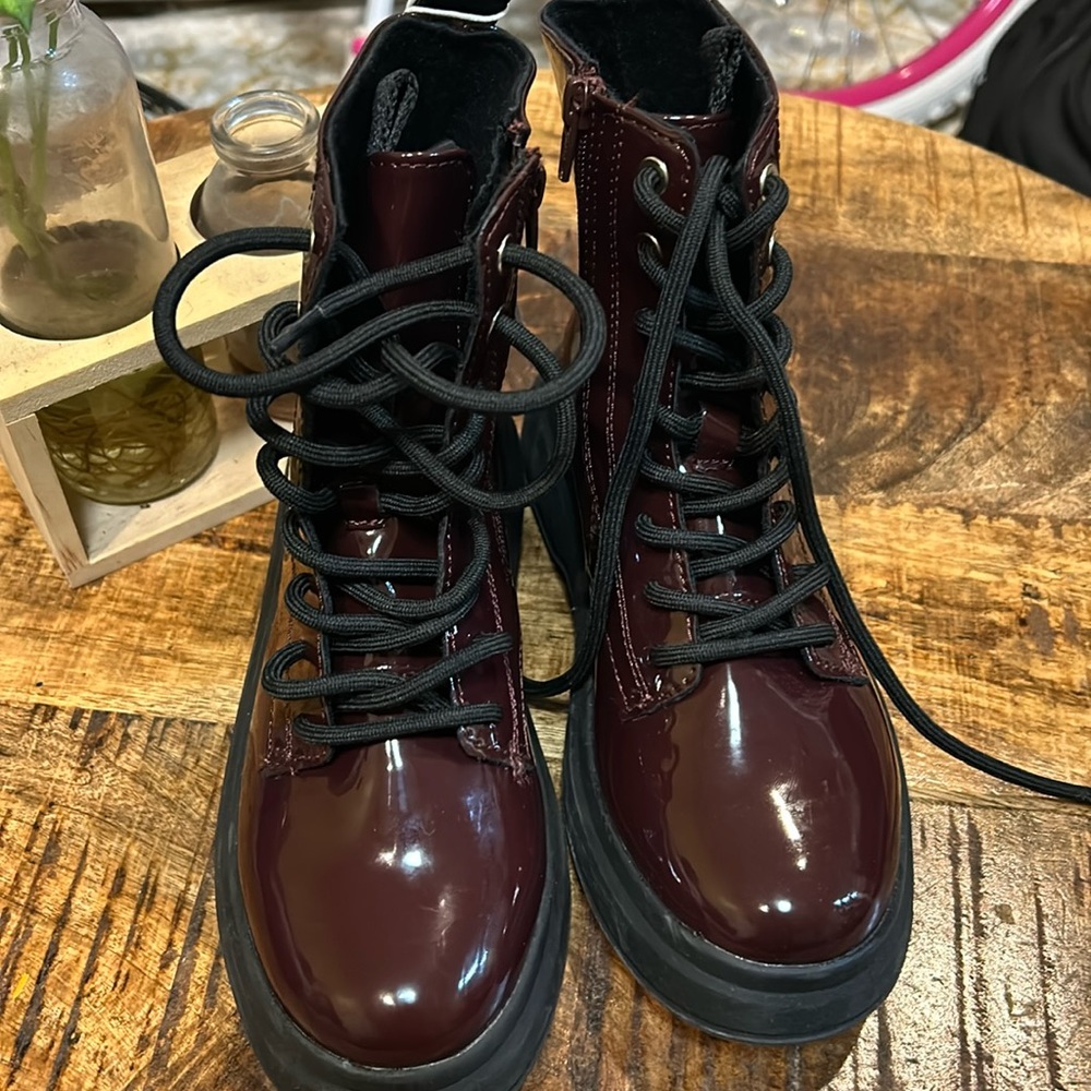 New with tag Zara  boots